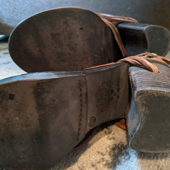 Beautiful Cognac brown colored Vince Camuto Booties.. - Picture 6 of 10